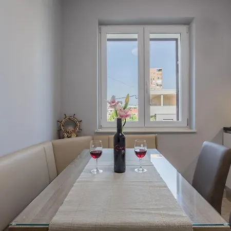 Appartement Garden Dina With Free Parking Split