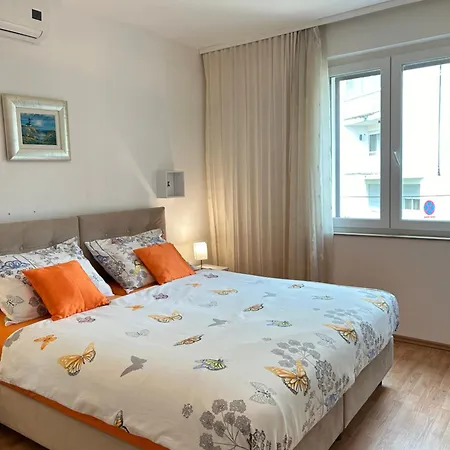 Garden Dina With Free Parking Appartement Split