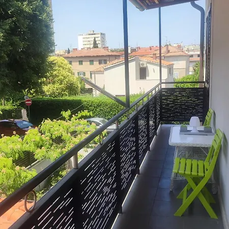 Garden Dina With Free Parking 公寓 斯普利特