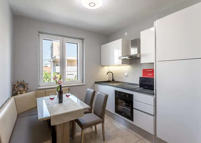 Apartament Garden Dina With Free Parking *