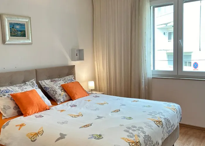 Garden Dina With Free Parking Apartament Split