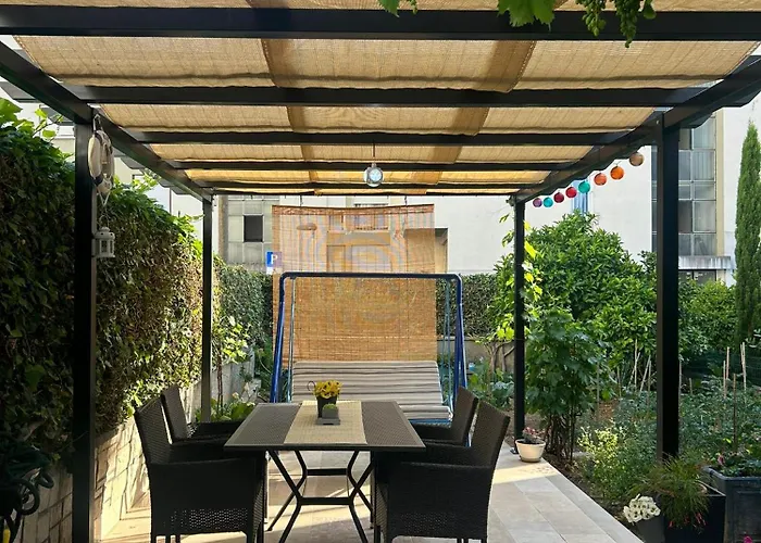 Garden Dina With Free Parking Apartament