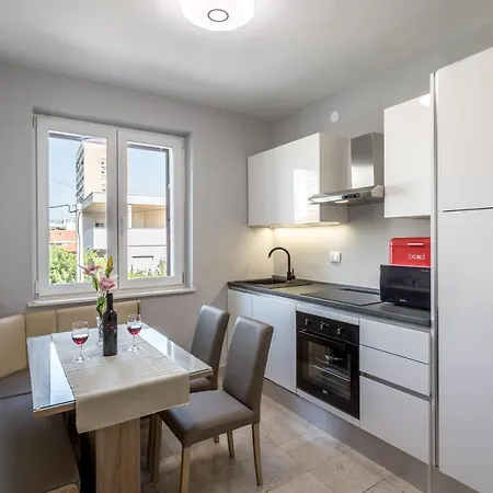 Apartmán Garden Dina With Free Parking *